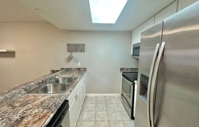 Spacious 2BR/2.5BA Townhome in Mill Run