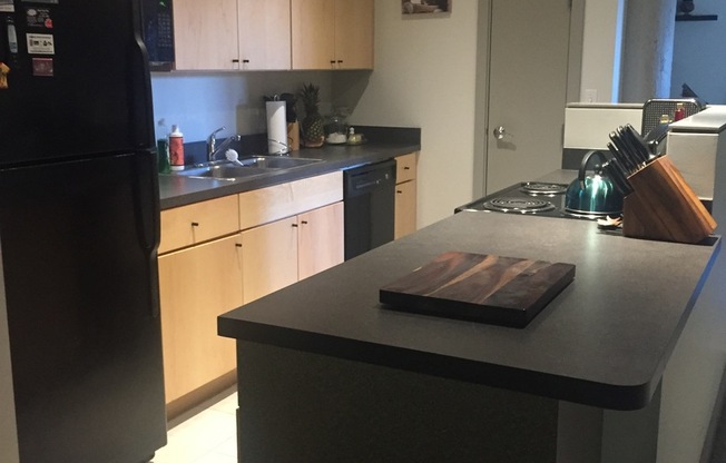 2 beds, 2 baths, 1,096 sqft, $1,655, Unit 408
