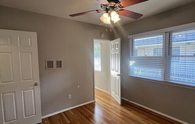 335 S LOS ROBLES AVE