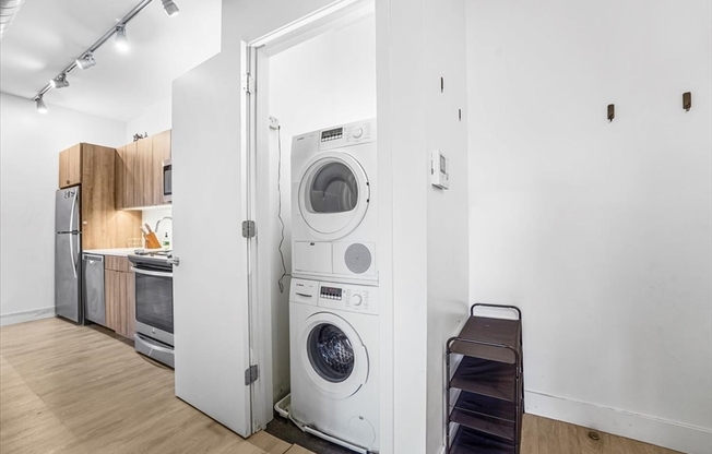 2 beds, 2 baths, 1,085 sqft, $3,900, Unit 201