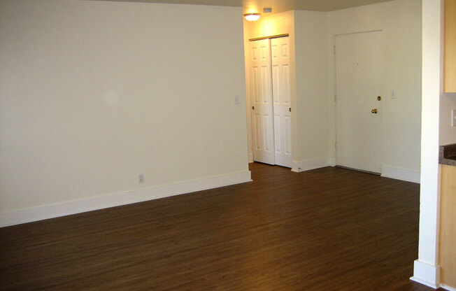 1 bed, 1 bath, $1,795, Unit 105