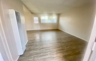 3 beds, 1 bath, $3,400