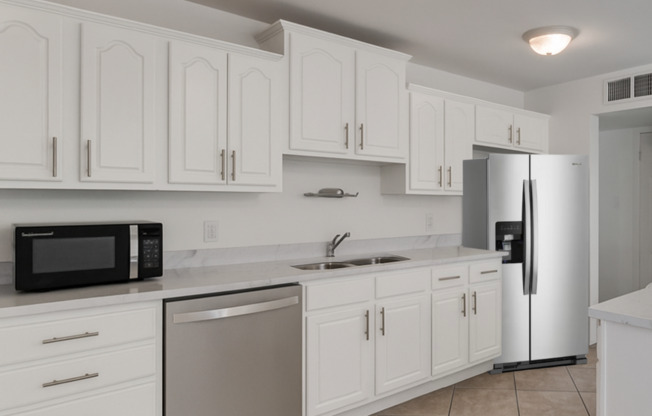 5 BEDROOM 2 BATH HOME MINUTES FROM ASU!