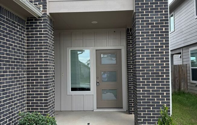Ready for move-in! Spacious 4-bedroom, 3-bath home in San Marcos features an open floor plan, modern kitchen with quartz countertops.