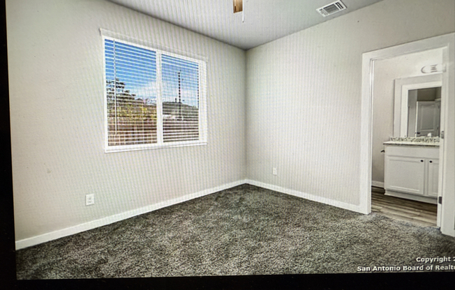 21515 SIR WALTER LN