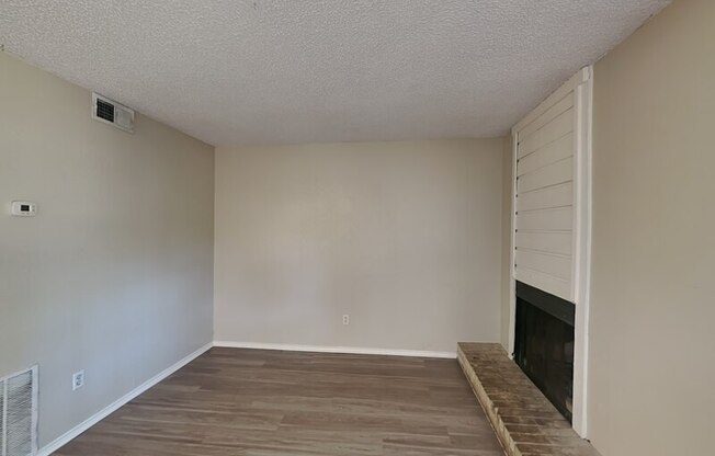 852 NW SUMMERCREST BLVD