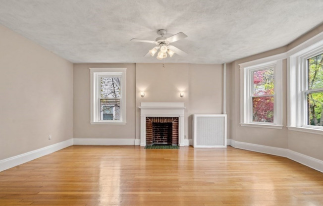 Gorgeous 2 bedroom unit in Brookline!