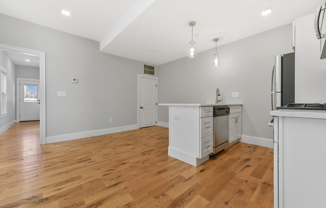 70 W EAGLE ST