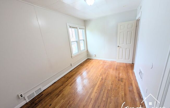 2 beds, 1 bath, $950, Unit 311-Unit 1