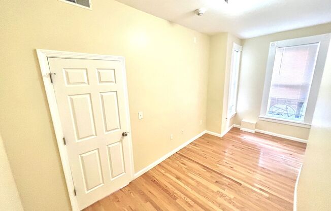 1 bed, 1 bath, 272 sqft, $1,100, Unit 2H