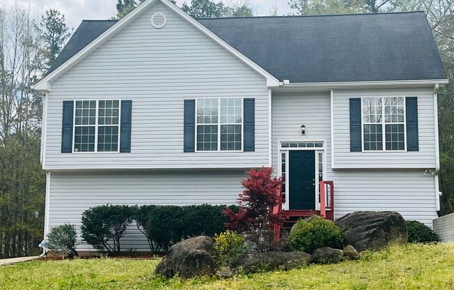 Northgate district! 4 bed/2.5 full bath, newly renovated, large lot, approx 2500 sqft, 2 car garage, must see!