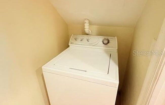 2 beds, 2 baths, $1,350, Unit UNIT 9F