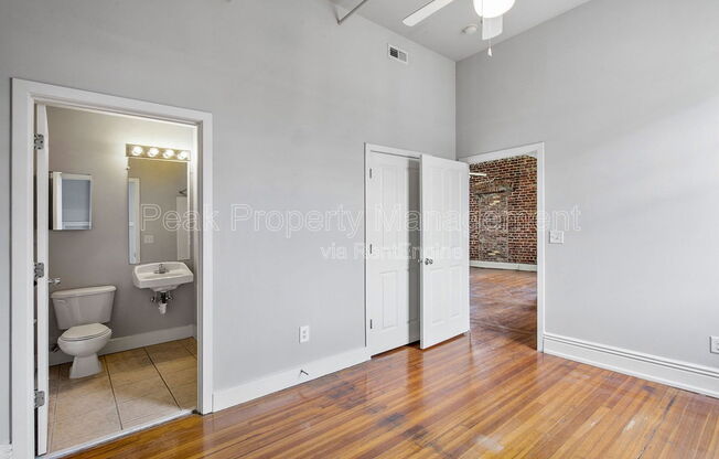 1 bed, 1 bath, 814 sqft, $1,195, Unit 11