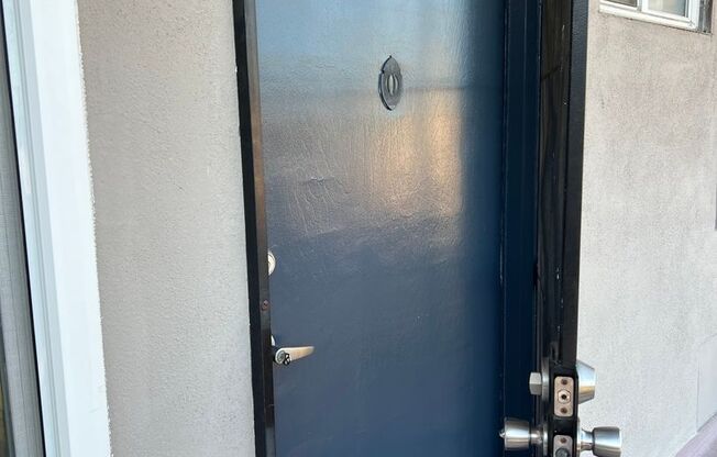 LA CRESCENTA APT
