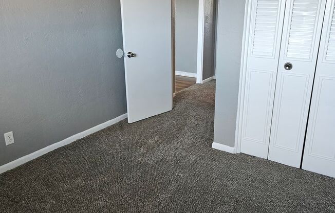 2 beds, 1 bath, 750 sqft, $1,120, Unit B11 1021 14
