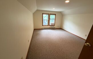 419 W Doty St