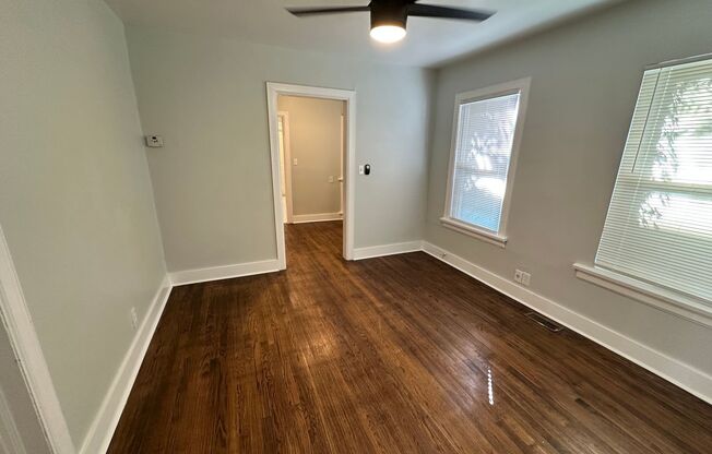 2 beds, 1 bath, $995