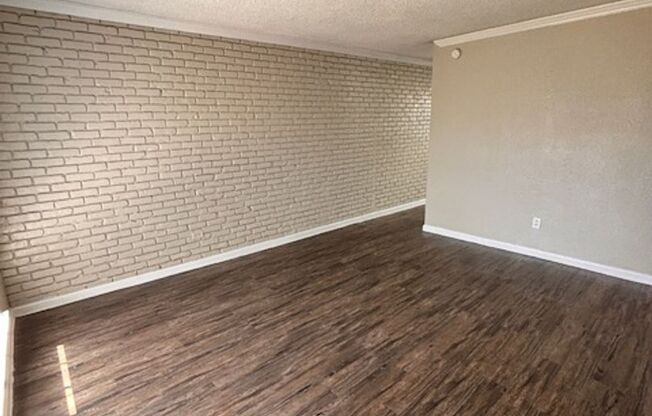 2 beds, 1 bath, 853 sqft, $1,425, Unit 612