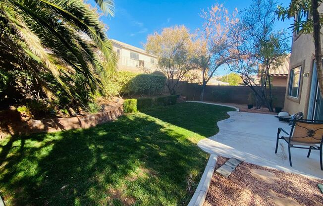 A beautiful 4bd 3ba home in Summerlin with high ceilings, loft upstairs perfect for entertaining. hardwood and Tile Floors throughout. Zone for Palo Verde high School, Located at the convenient location of Sahara and Hualapai. Close to Downtown Summerlin