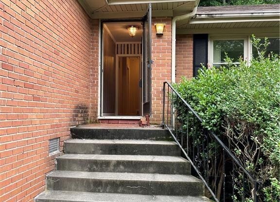 1249 Poplar Grove Drive NE