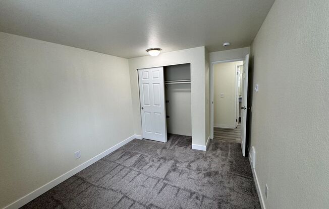 2 beds, 1 bath, 902 sqft, $2,075, Unit H201