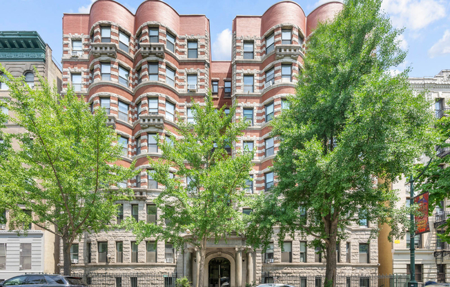 137 W 110 ST