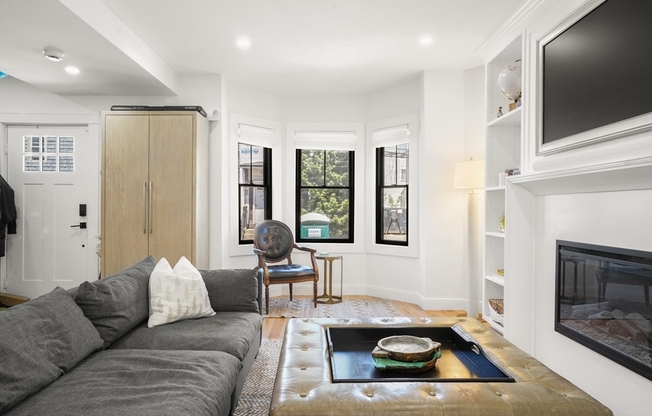 4 FAIRLEE ST