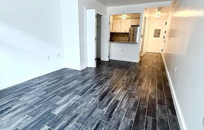 Spacious Studio in Boutique Condo