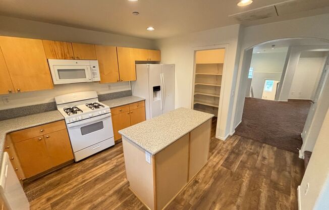 Beautiful 3 Story 4Bed/3.5/2Car residence located in the Tapestry Community