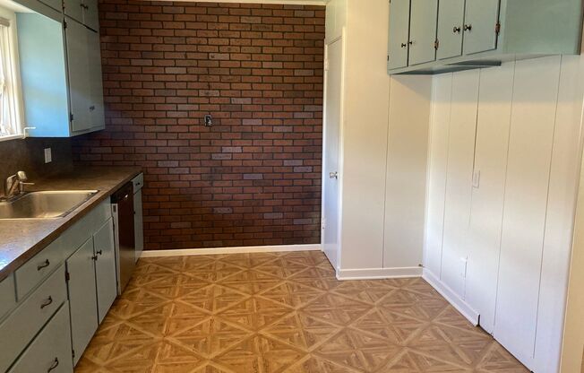 925 Wilshire - 2/Bed 2/Bath - $1845/month