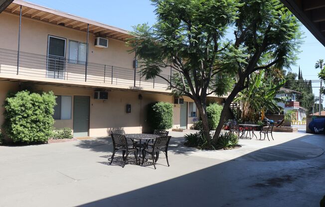 STUNNING APARTMENT IN A GREAT LOCATION!