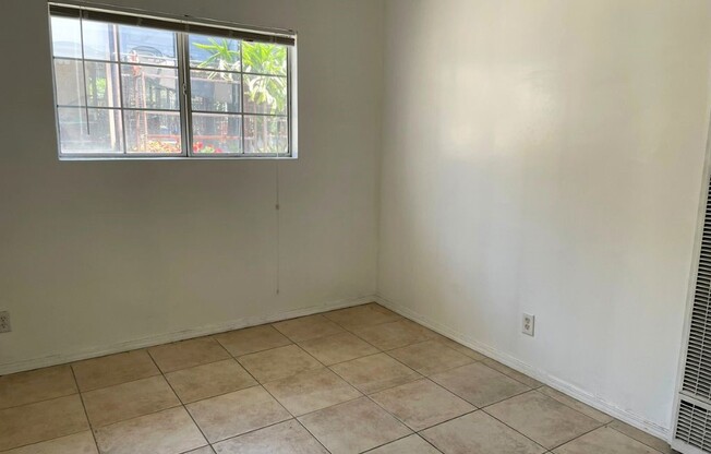 1 bed, 1 bath, 1,016 sqft, $2,300