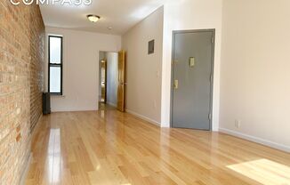 1 bed, 1 bath, 825 sqft, $2,900, Unit 9