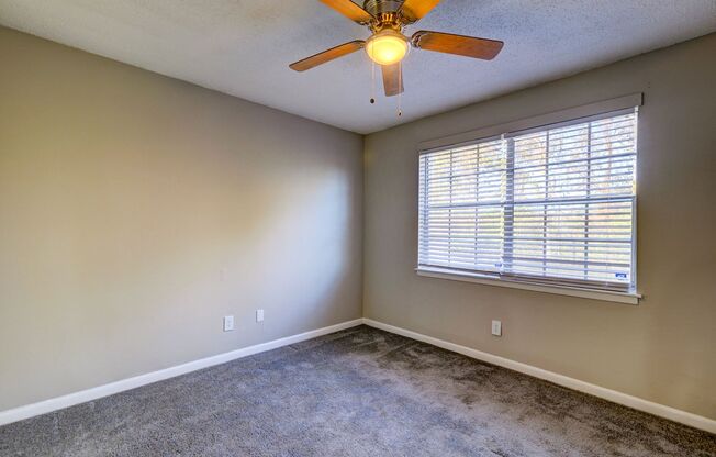 1 bed, 1 bath, 750 sqft, $1,145, Unit 5D