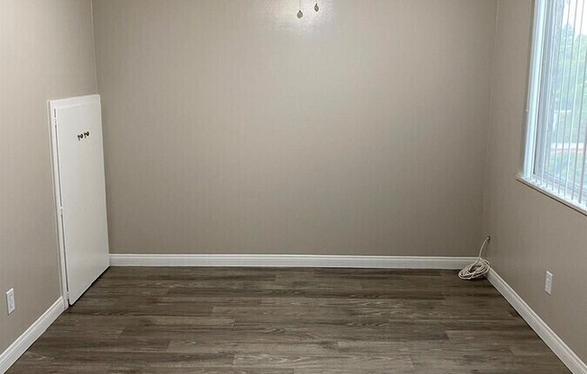 812 N AZUSA AVE