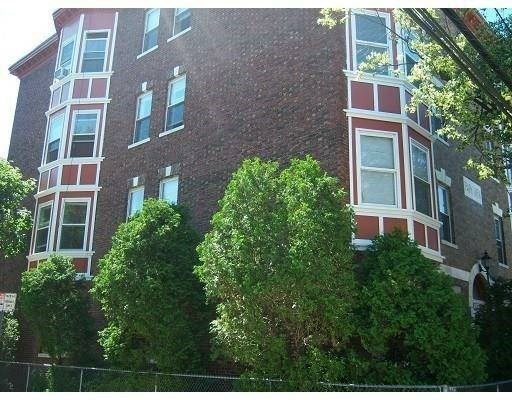 1 bed, 1 bath, 500 sqft, $2,700, Unit 8(4B)