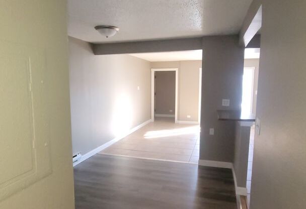 2 beds, 1 bath, $1,400, Unit 1A