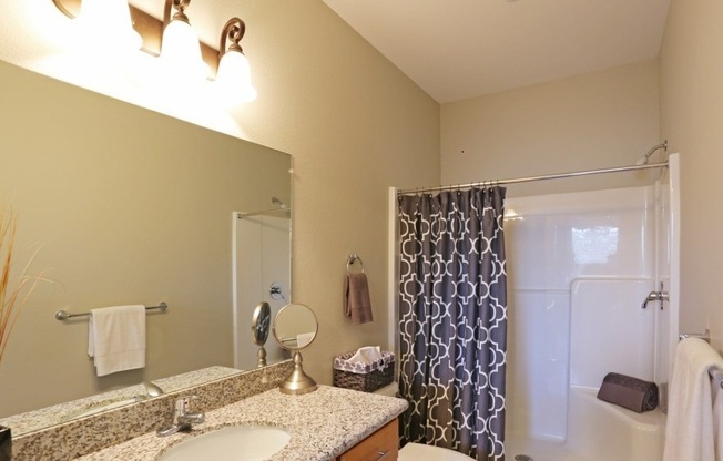 2 beds, 2 baths, 1,008 sqft, $1,675, Unit 201-F