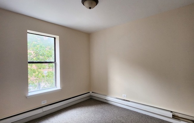 3217 W Diversey Ave