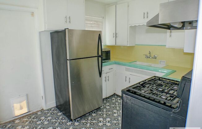 230 Twin Oaks Ave.