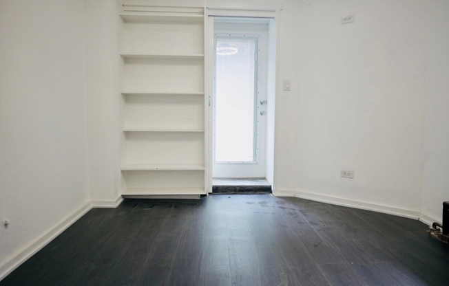 858 SAINT JOHN'S PL