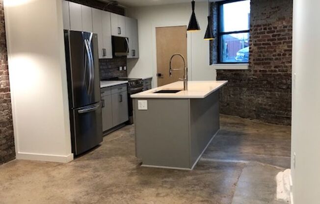 1 bed, 1 bath, 692 sqft, $1,775, Unit 100