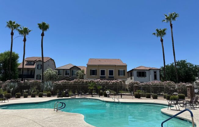 Comfort with Resort-Style Living 2BED/2BATH in Gilbert!  *New WASHER and DRYER**