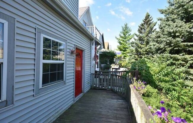 1537 E. North Ave.....Single Family House!
