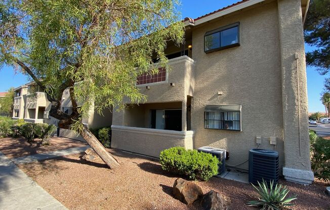 Spacious 2 Bed, 2 Bath Condo – Prime Location Near Summerlin Pkwy!
