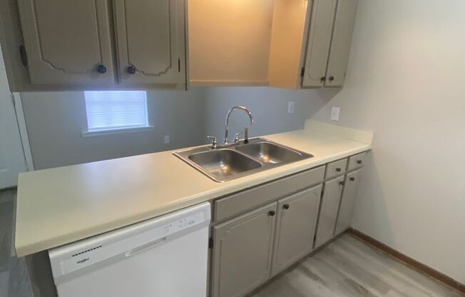 1 bed, 1 bath, 800 sqft, $700, Unit Unit 3