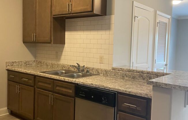 1 bed, 1 bath, 848 sqft, $775, Unit 51