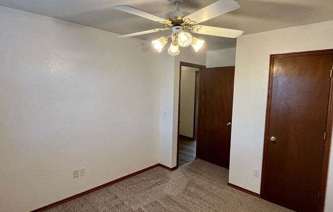 3 beds, 2 baths, $1,595