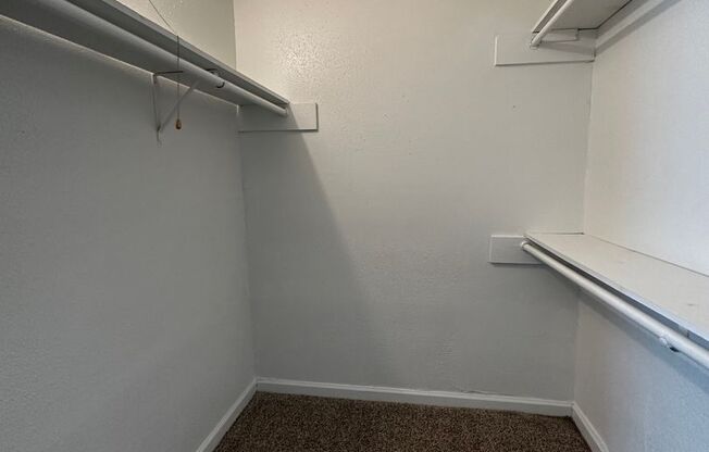 1 bed, 1 bath, 710 sqft, $960, Unit 120