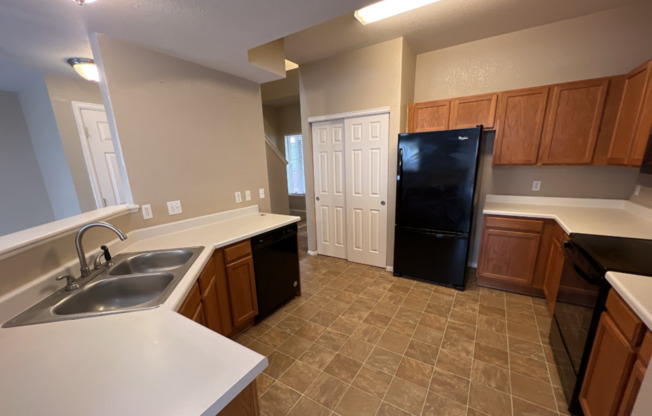 Spacious 3 Bed, 2.5 Bath Condo in Thornton!